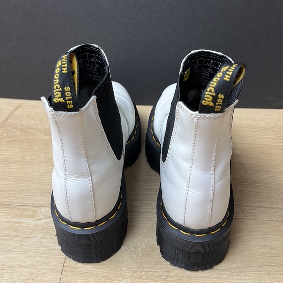 DR MARTENS 2976 Quad Platform Chelsea Boot White Smooth Leather Size 7 US - Picture 7 of 12